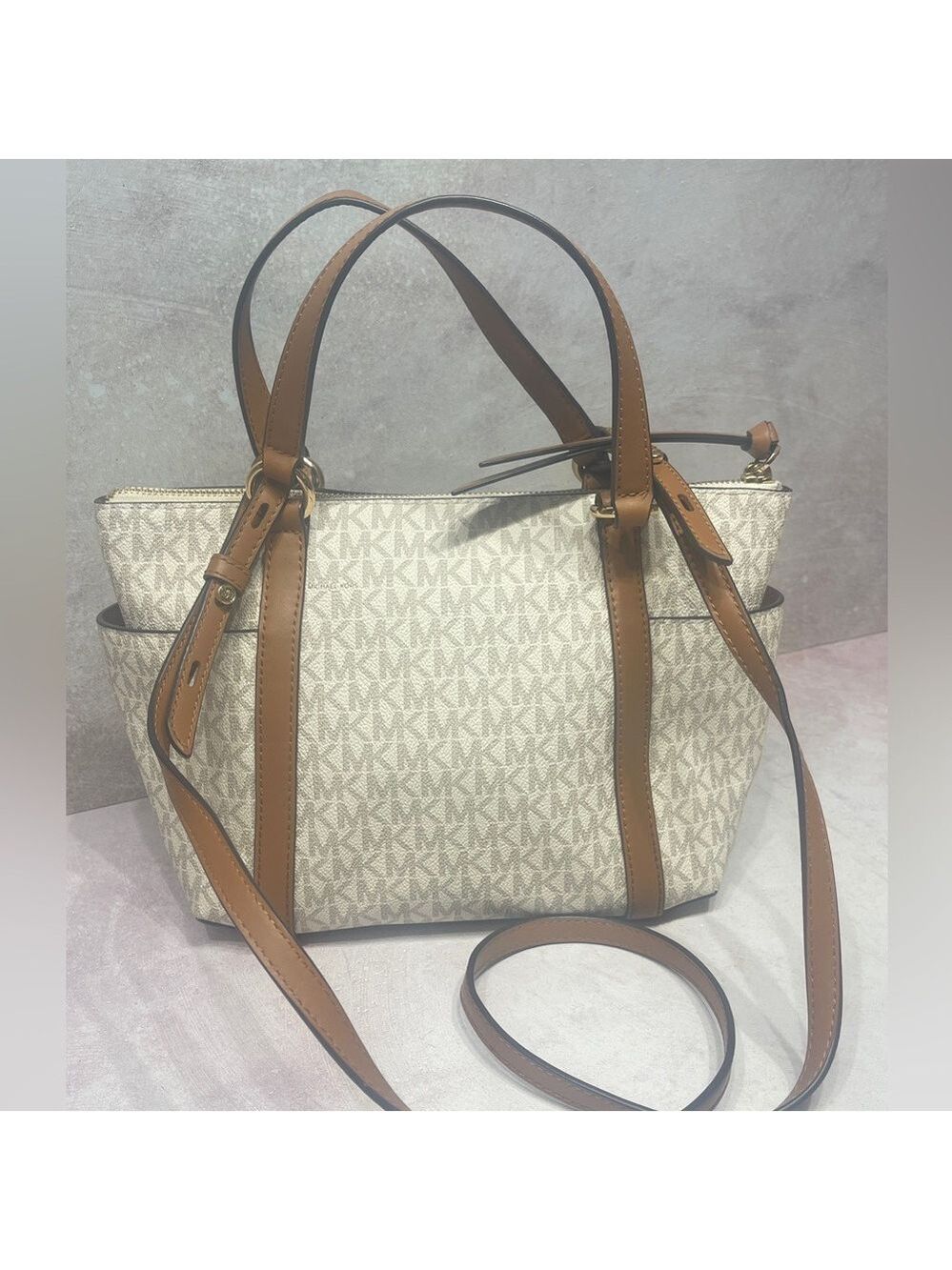 Michael Kors Sullivan TZ Crossbody & Wallet Set MK Signature Logo Vanilla/Acorn - Picture 4 of 10